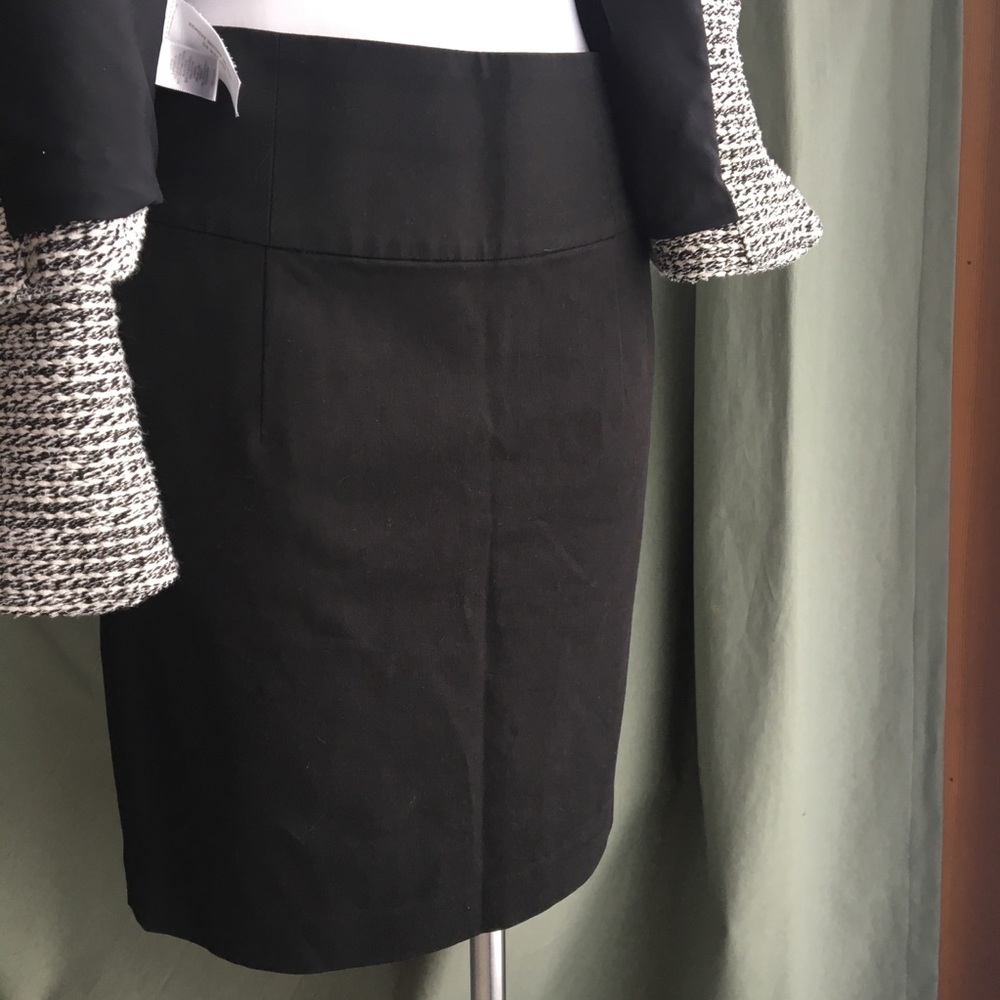 B. Republic 🖤 Little Black Skirt Classic Style
